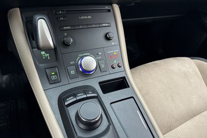 Car image 24