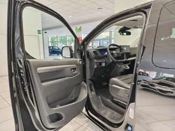 Car image 33