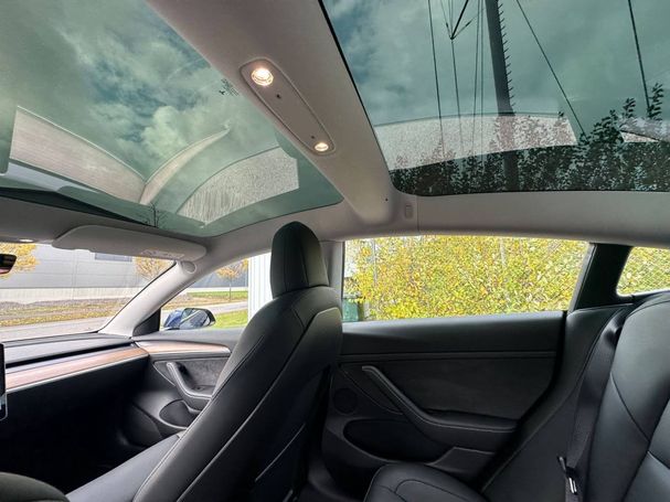 Tesla Model 3 208 kW image number 15