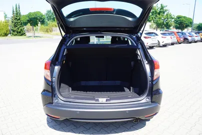 Car image 28