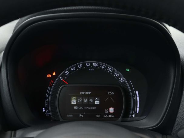 Toyota Aygo X 1.0 VVT-i 53 kW image number 6