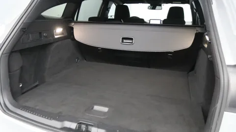 Car image 36