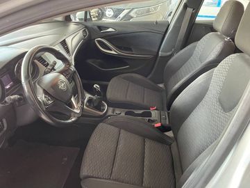 Car image 12