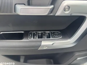 Car image 36