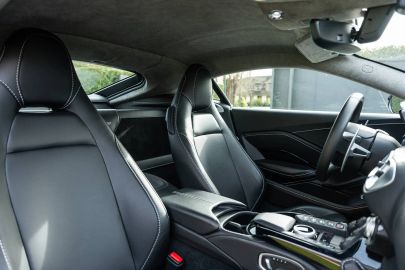 Car image 32