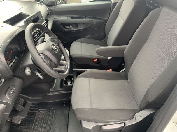 Toyota Proace City L1 1.2 81 kW image number 2