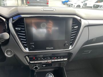 Car image 26