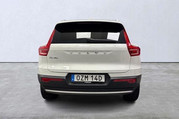 Volvo XC40 B4 Momentum 147 kW image number 2