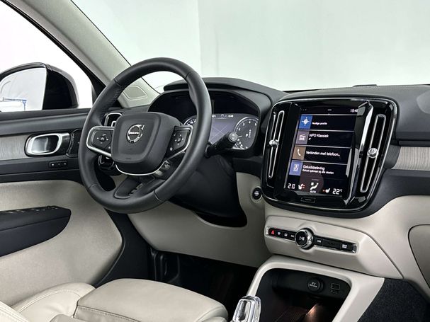 Volvo XC40 T2 Plus Dark 95 kW image number 5