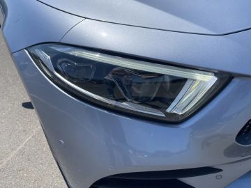 Car image 32
