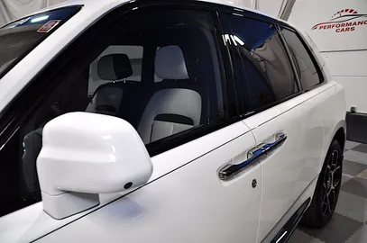 Car image 34