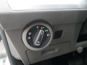 Car image 32