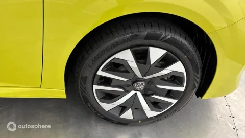 Car image 20