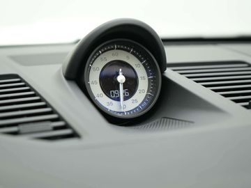 Car image 40