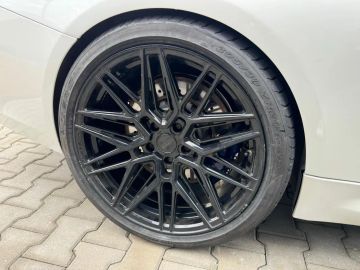 Car image 36