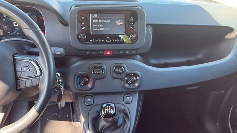 Car image 15