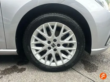 Car image 27