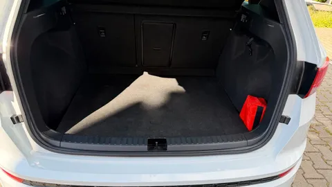 Car image 34