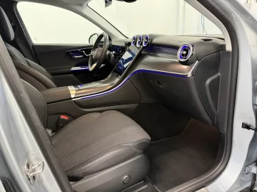 Car image 29