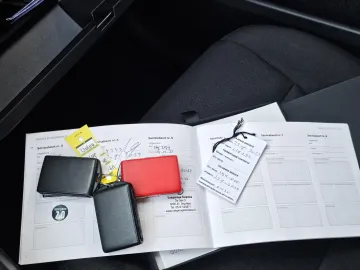 Car image 31