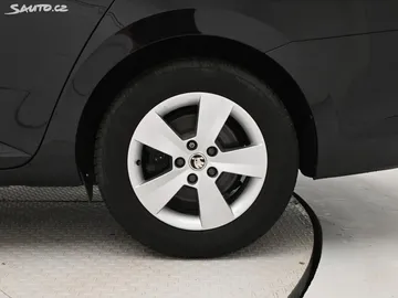 Car image 30