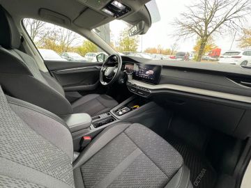 Car image 31