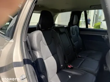 Car image 40