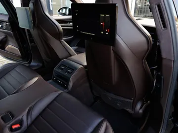 Car image 33