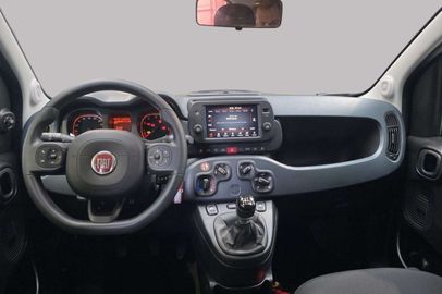 Car image 11