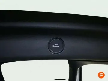 Car image 34