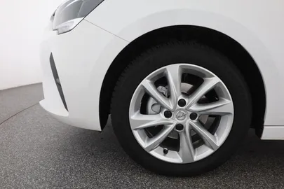 Car image 29