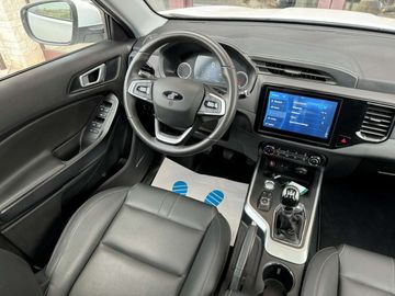 Car image 12