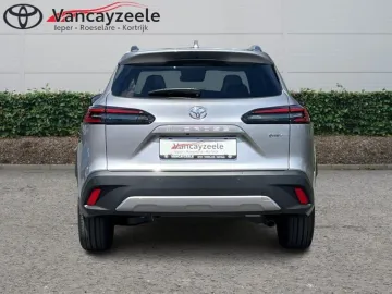 Car image 4