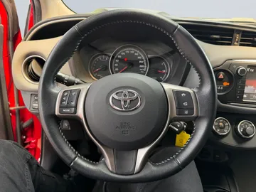 Car image 23