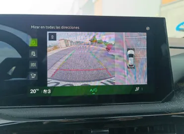 Car image 30