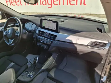Car image 35