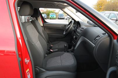 Car image 10