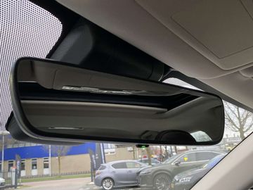 Car image 36