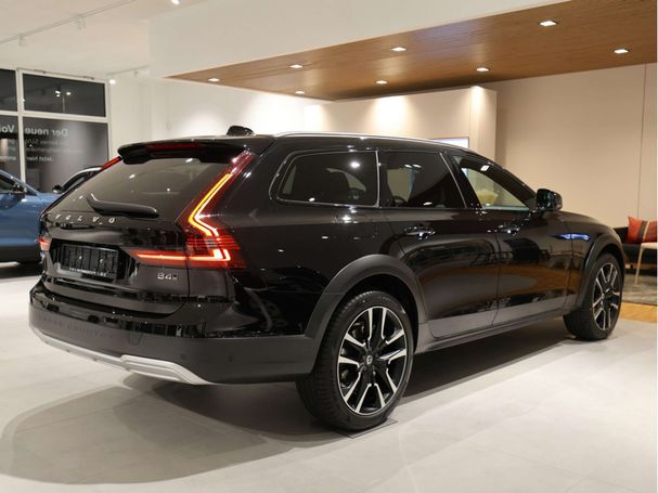 Volvo V90 Cross Country AWD B4 145 kW image number 2