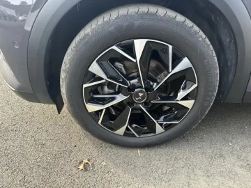 Car image 28