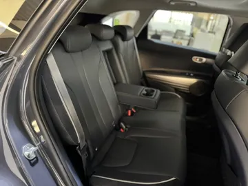 Car image 42
