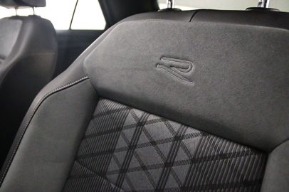 Car image 38