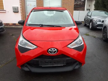Car image 3