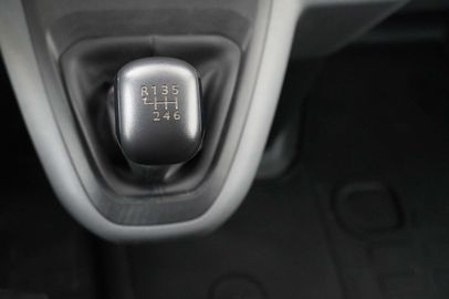 Car image 30