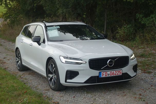 Volvo V60 T6 R Design AWD 251 kW image number 3