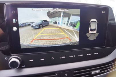 Car image 14