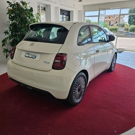 Fiat 500 e 70 kW image number 3