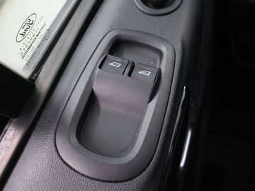 Car image 37