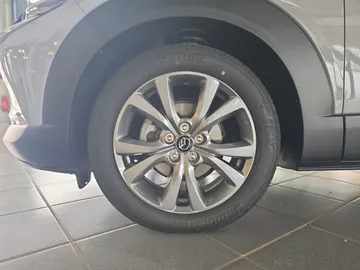 Car image 20