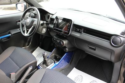 Car image 12